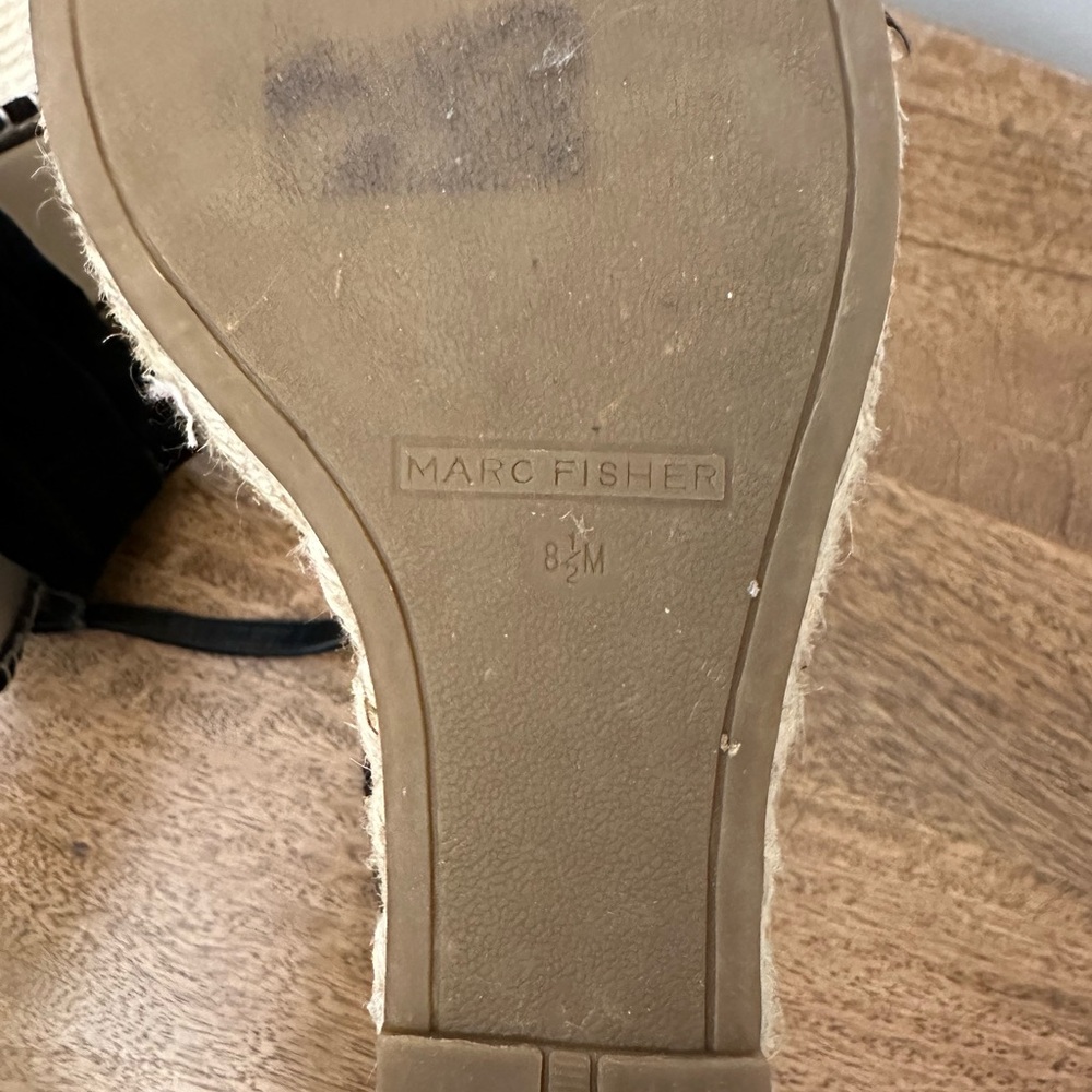 Marc Fisher Wedges - Picture 3 of 3